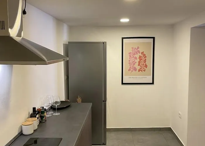 Art Apartment *